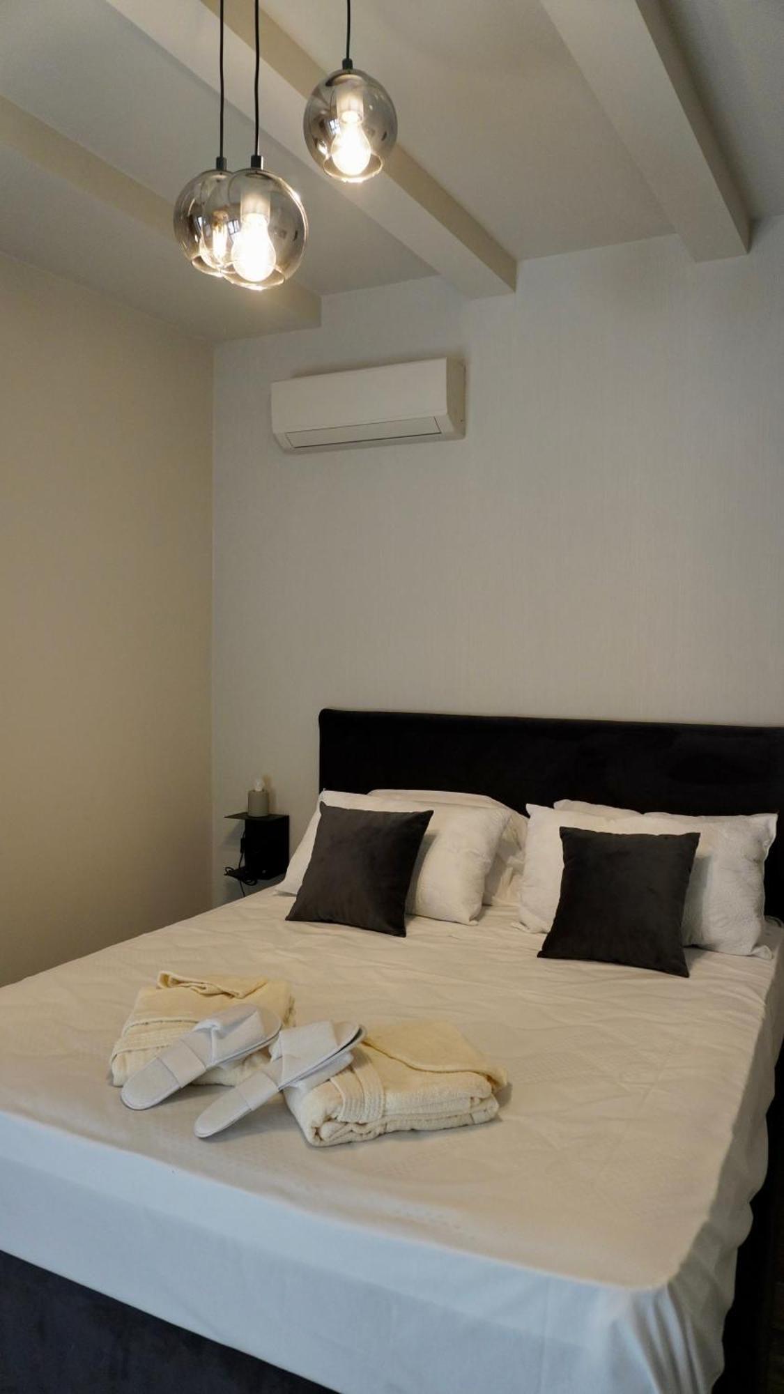 Vicolo San Gaetano -Luxury Rooms- Catania Bagian luar foto