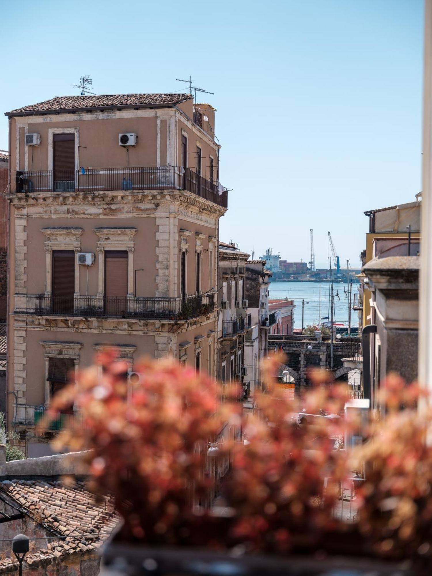 Vicolo San Gaetano -Luxury Rooms- Catania Bagian luar foto